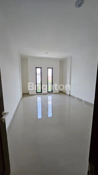 image SEWA RUKO BARU 4 LANTAI, JELAMBAR JAKARTA BARAT (3)