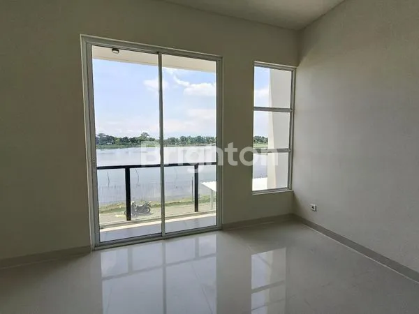 image RUMAH READY UNIT 2 LANTAI MODERN MINIMALIS SELANGKAH KE BANDARA JUANDA (5)