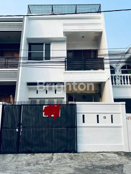 image SEWA RUMAH MEWAH TOMANG, 5 KAMAR & 2 CARPORT (1)