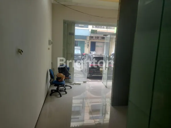image RUKO PANJI MAKMUR 3 LANTAI SIAP PAKAI COCOK UNTUK KANTOR, LOKASI STRATEGIS (1)