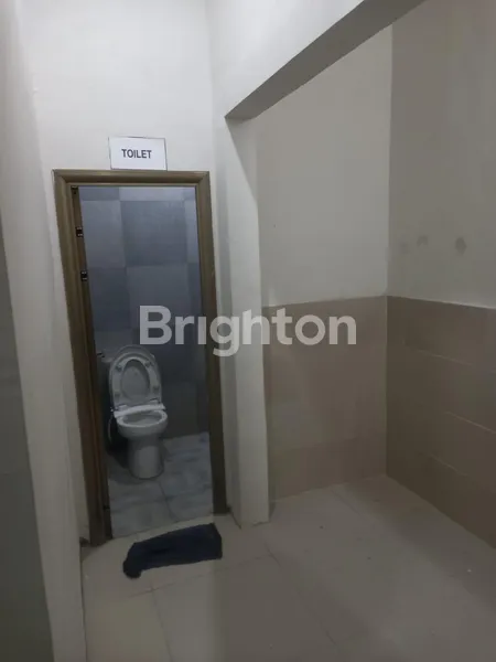 image RUKO PANJI MAKMUR 3 LANTAI SIAP PAKAI COCOK UNTUK KANTOR, LOKASI STRATEGIS (3)
