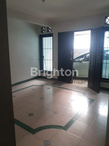 image RUMAH BAGUS DAERAH TEBET NYAMAN DAN TENANG (5)