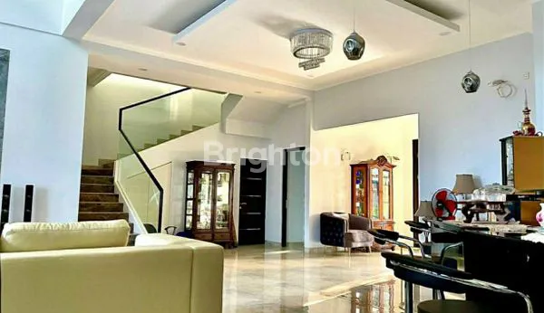 image RUMAH MEWAH 3 LANTAI DI MODERN HILL, PONDOK CABE – TANGSEL (4)