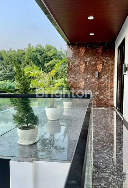 image RUMAH MEWAH 3 LANTAI DI MODERN HILL, PONDOK CABE – TANGSEL (7)