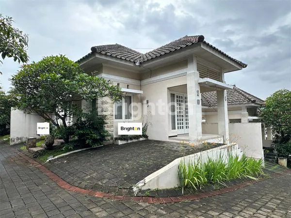 image RUMAH TINGGAL 1 LANTAI BERNUANSA BALI POSISI HOOK (1)