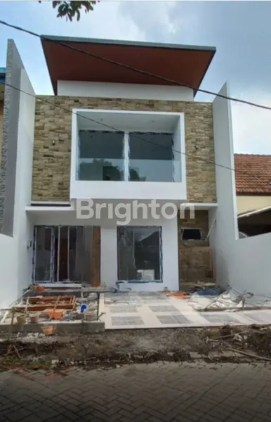 image 2M AN RUMAH BARU 2 LANTAI LEBAR 8 SELANGKAH KE SEKOLAH CITRA BERKAT BUKIT PALMA CITRALAND SURABAYA BARAT (1)