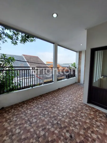 image RUMAH DI PERUMAHAN BALAS KLUMPRIK INDAH (2)