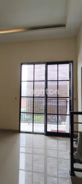 image RUMAH 2 LANTAI SIAP HUNI DI KEDINDING DEKAT KENJERAN (2)