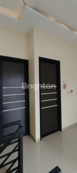 image RUMAH 2 LANTAI SIAP HUNI DI KEDINDING DEKAT KENJERAN (6)