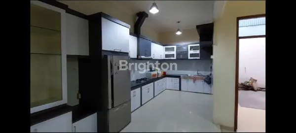 image RUMAH 2 LANTAI NYAMAN DI PERUMAHAN STRATEGIS – DEKAT SEKOLAH, MALL & FASILITAS UMUM (SHM)\N (5)