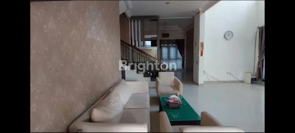 image RUMAH 2 LANTAI NYAMAN DI PERUMAHAN STRATEGIS – DEKAT SEKOLAH, MALL & FASILITAS UMUM (SHM)\N (3)