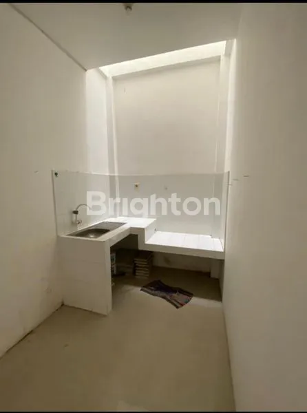 image RUMAH 2 LANTAI SIAP HUNI DAERAH KUTISARI KOTA SURABAYA (6)