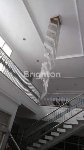 image RUMAH LUAS TENGAH KOTA SEMARANG. JARANG ADA, COCOK BUAT INVESTOR YANG MAU ROI NYA CEPAT! (7)