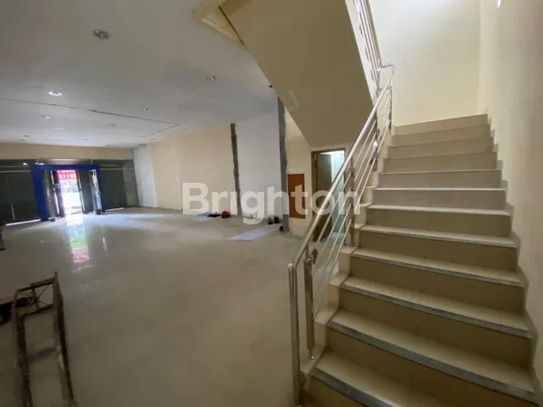 image RUKO 2 LANTAI DI JL ADISUCIPTO SOLO (5)