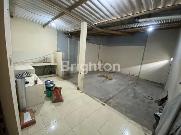 image RUKO 2 LANTAI DI JL ADISUCIPTO SOLO (6)