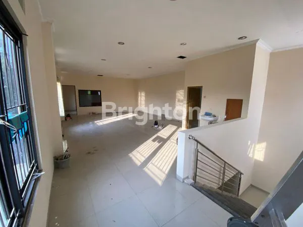 image RUKO 2 LANTAI DI JL ADISUCIPTO SOLO (3)