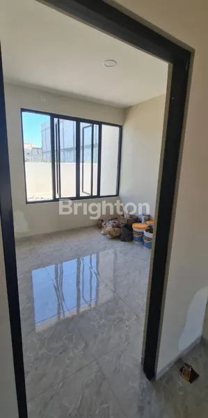 image RUMAH BARU GRESS 2 LANTAI DI MEDOKAN AYU (3)