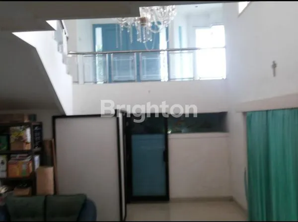 image RUMAH MEWAH 6 + 1 KAMAR TIDUR LT 375M² DI KAWASAN STRATEGIS PUSAT KEGIATAN EKONOMI (2)