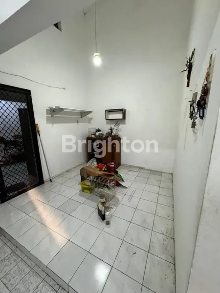 image RUMAH SIAP HUNI TERAWAT PONDOK CHANDRA DEKAT MERR DAN TOL  (4)