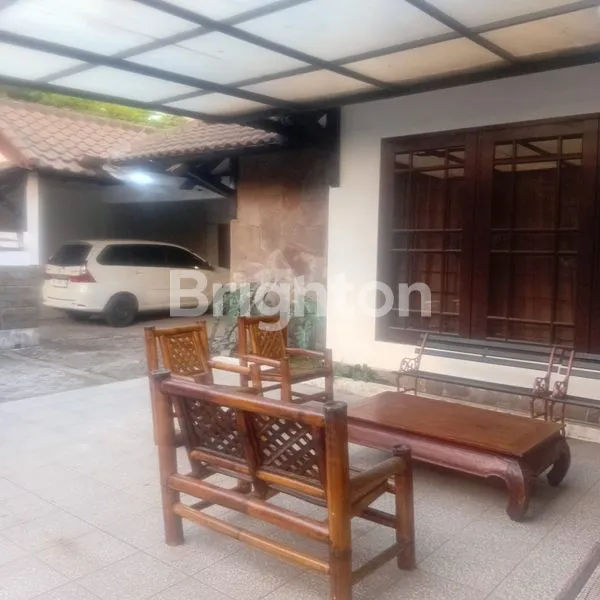 image RUMAH TINGGAL DENGAN 14 KAMAR KOST AKTIF (4)