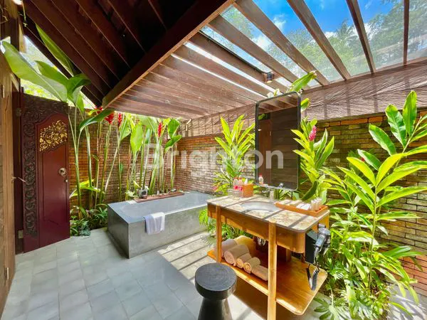 image VILLA 1BR FURNISHED RIVER VIEW UBUD (5)