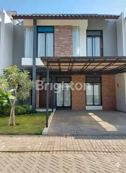 RUMAH MEWAH DI TATAR LOKACITRA KOTABARU PARAHYANGAN