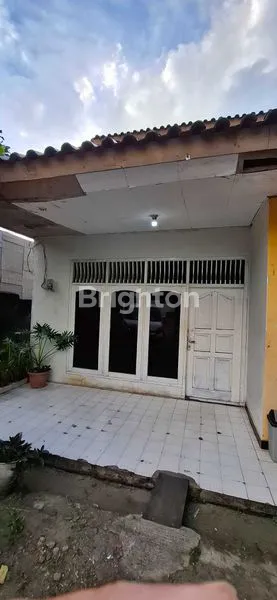 image RUMAH KONTRAKAN 5 RUMAH PINGGIR JLN (1)