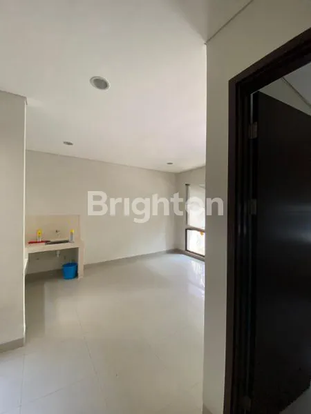 image RUMAH 3 KT SIAP HUNI DI VANYAPARK BSD (2)