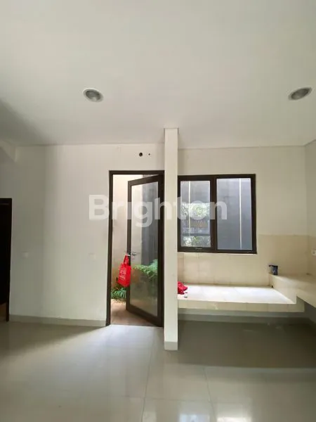 image RUMAH 3 KT SIAP HUNI DI VANYAPARK BSD (7)