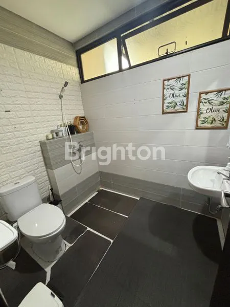 image RUMAH MEWAH 2 LANTAI DI THE EMINENT BSD (7)