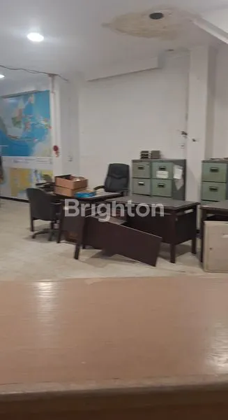 image RUMAH KANTOR 2 LANTAI DISEWAKAN  PINGGIR JALAN (2)