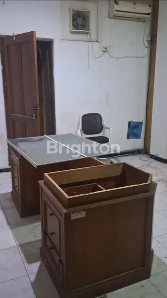 image RUMAH KANTOR 2 LANTAI DISEWAKAN  PINGGIR JALAN (5)