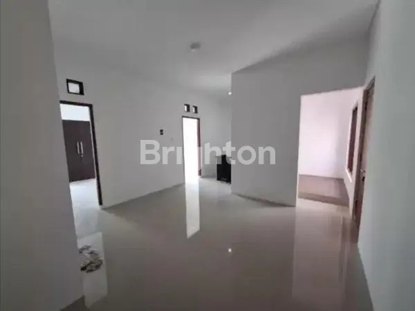 image RUMAH HEBAT DI GAYUNGSARI ROW LEBAR (6)