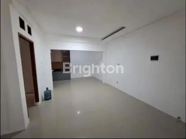 image RUMAH HEBAT DI GAYUNGSARI ROW LEBAR (2)