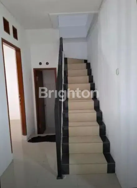 image RUMAH HEBAT DI GAYUNGSARI ROW LEBAR (5)