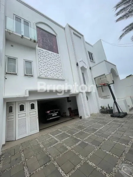 image RUMAH MEWAH 3 LANTAI GAYA MINIMALIS DI PAMULANG - SIAP HUNI, LOKASI STRATEGIS. (2)