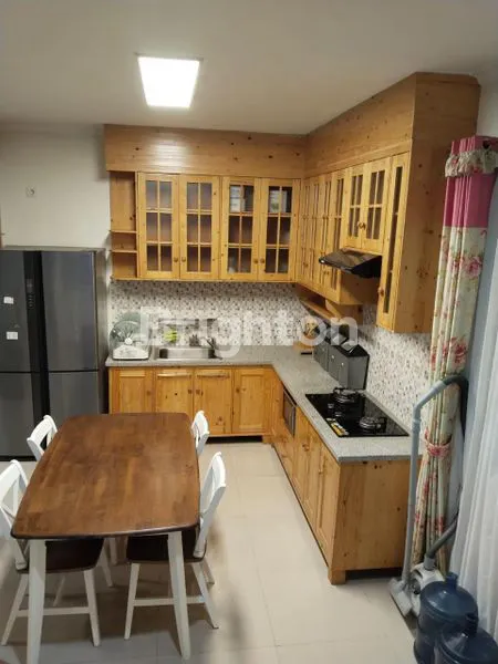 image RUMAH CAKEP BESERTA FURNISNYA DI LIPPO CIKARANG (3)