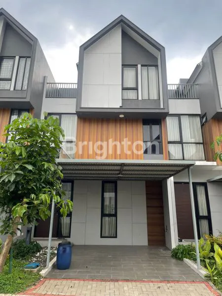 image RUMAH 3 LANTAI DI CLUSTER MISSISIPI KOTA WISATA (1)