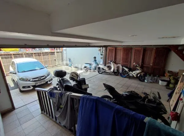 image RUMAH MEWAH 3 LANTAI DI PANJER, 5KT+6KM, SHM (2)