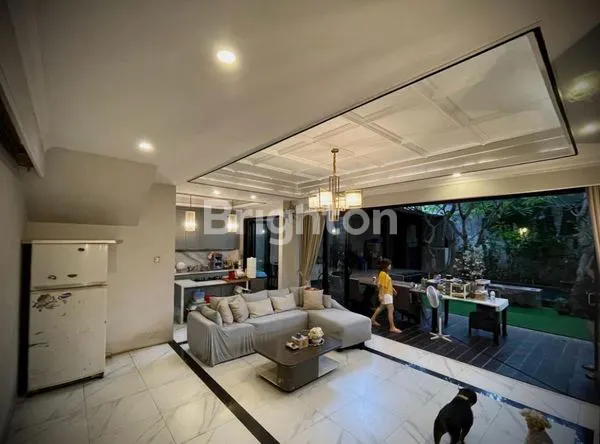 image RUMAH MEWAH 3 LANTAI DI PANJER, 5KT+6KM, SHM (5)