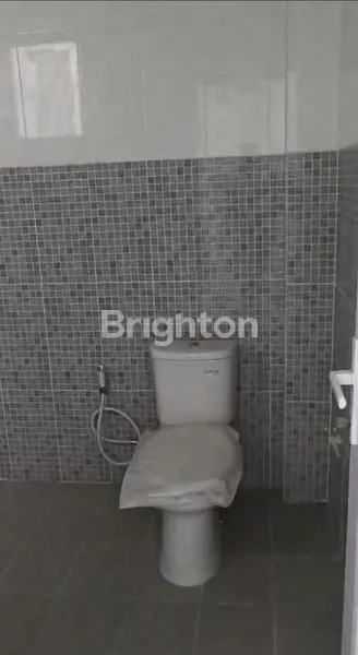 image DISEWAKAN RUKO 3 LANTAI PINGGIR JALAN (5)