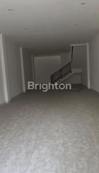 image DISEWAKAN RUKO 3 LANTAI PINGGIR JALAN (2)