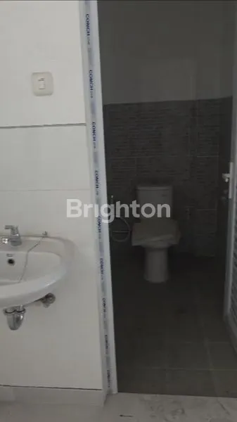 image RUKO 3 LANTAI DISEWAKAN  (6)