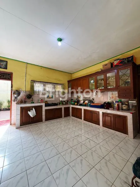 image DIJUAL RUMAH LUAS DI PINGGIR JALAN – LOKASI STRATEGIS & SIAP HUNI! (7)