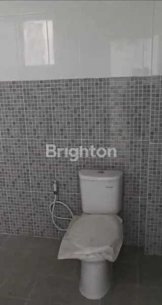 image DISEWAKAN RUKO GANDENG 3 LANTAI PINGGIR JALAN BESAR (3)