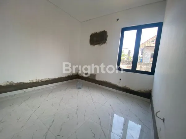image RUMAH BARU STRATEGIS DI SESETAN (6)