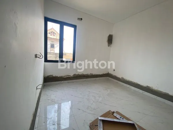 image RUMAH BARU STRATEGIS DI SESETAN (7)