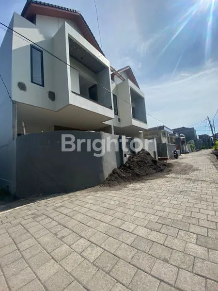 image RUMAH BARU STRATEGIS DI SESETAN (1)