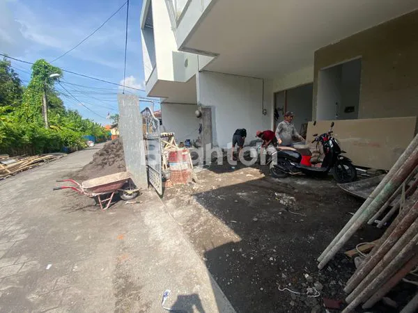 image RUMAH BARU STRATEGIS DI SESETAN (2)