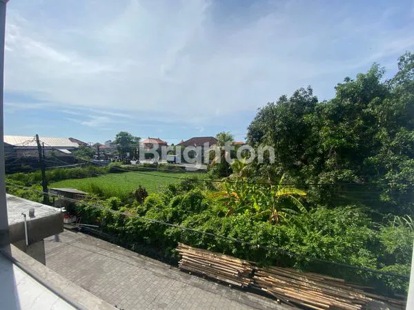 image RUMAH BARU STRATEGIS DI SESETAN (8)